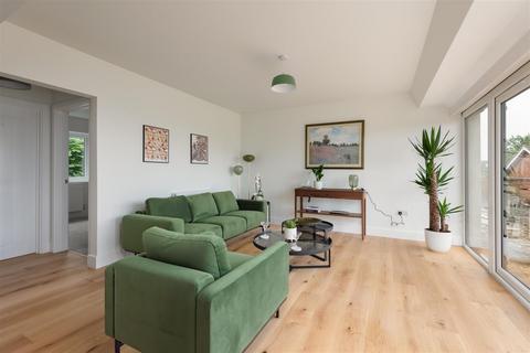 2 bedroom property for sale, Gloucester Road, Tankerton, Whitstable
