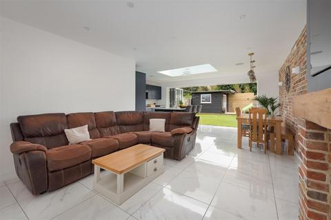 19 Camden Road, Broadstairs, CT10 3DR