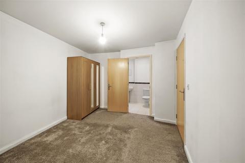 2 bedroom flat to rent, Hirst Crescent, WEMBLEY