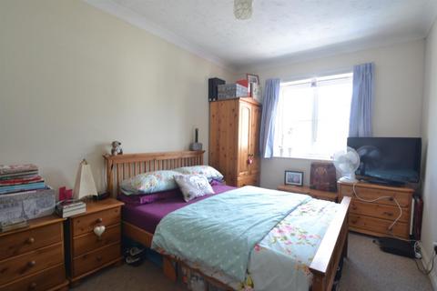 2 bedroom flat to rent, Christchurch Rd, Ringwood