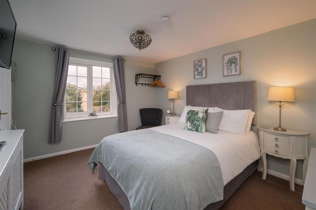 Guest Bedroom 5