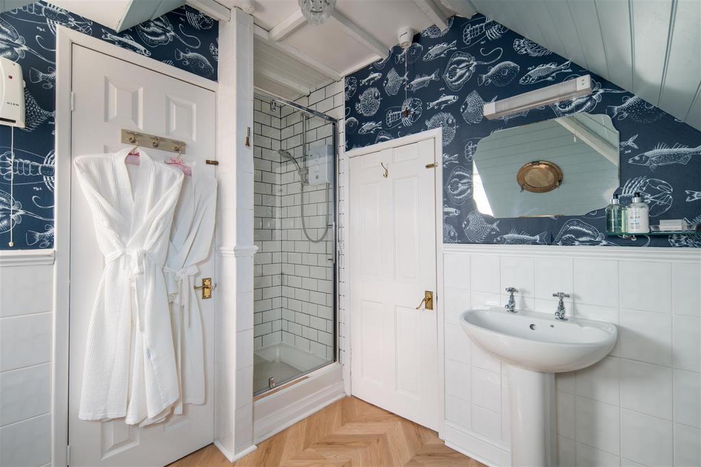 Guest Bedroom 6 En suite