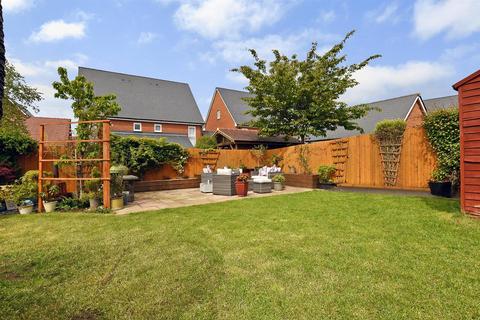 35 Greystone Square, Wouldham, Rochester, ME1 3FP