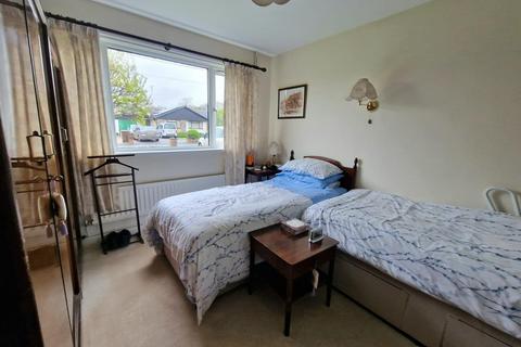 17 Fairway, Tiverton, EX16 4NF