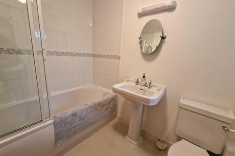 17 Fairway, Tiverton, EX16 4NF