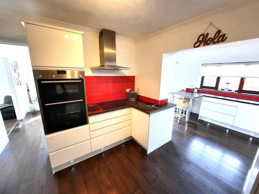 Kitchen / Breakfast Room