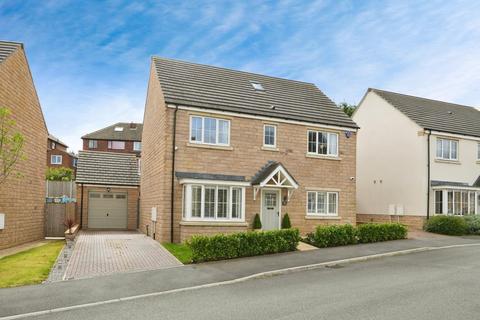 6 bedroom detached house for sale, Galloway Grove, Pudsey