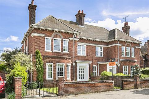 6 bedroom semi-detached house for sale, The Avenue, Newmarket CB8