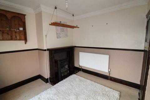 2 bedroom house to rent, Daleside Road, Pudsey