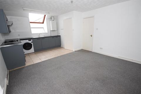 2 bedroom flat for sale, Summerfield House, Whitchurch, Cardiff