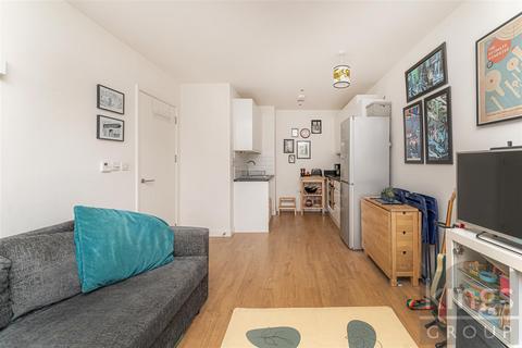 1 bedroom apartment for sale, Gainsford Road, London