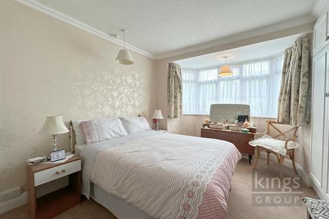 137 Amberley Road, Enfield, EN1 2RB
