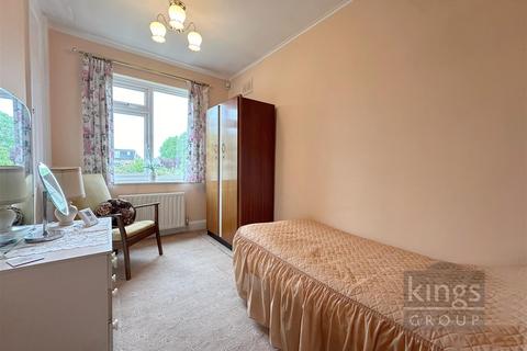 137 Amberley Road, Enfield, EN1 2RB