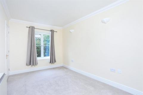 2 bedroom flat for sale, Woodmill Court, Ascot