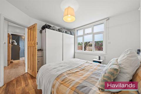3 Sherbrook Gardens, London, N21 2NX