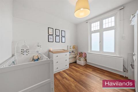 3 Sherbrook Gardens, London, N21 2NX