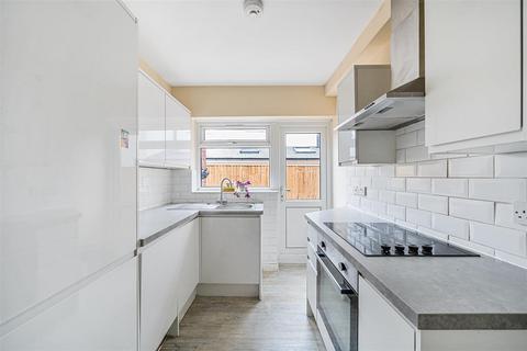5 bedroom semi-detached house for sale, Melrose Avenue, London, NW2