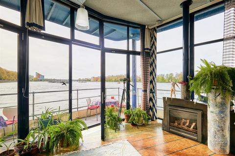 5 bedroom houseboat for sale, Prospect Quay, Wandsworth, SW18