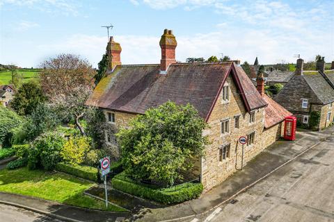 4 bedroom character property for sale, Willoughby Road, Morcott, Rutland