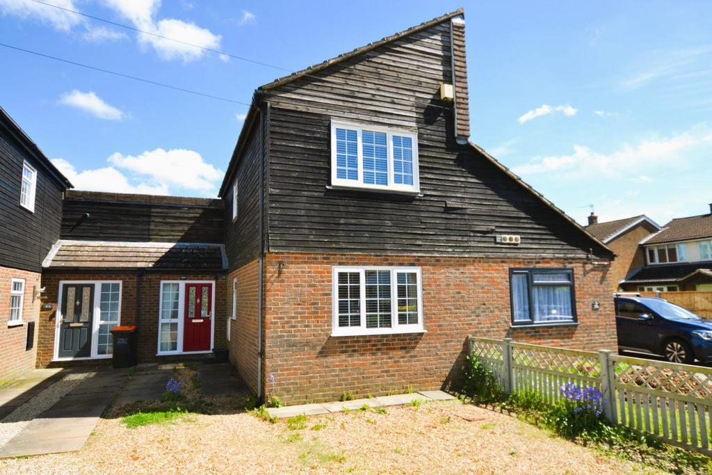 Upper Sundon, Bedfordshire 2 bed semidetached house £1,200 pcm (£277 pw)
