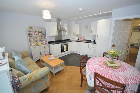 2 bedroom flat for sale, Bulkington Road, Bedworth