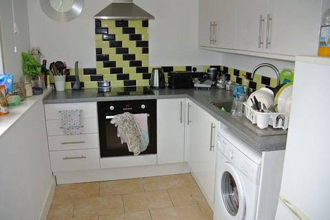 3 bedroom flat to rent, Gloucester Place, Brighton, BN1 4AA