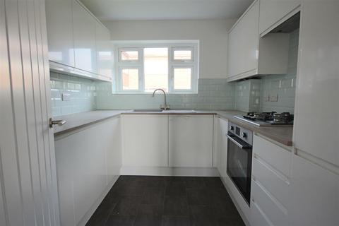 2 bedroom flat to rent, Dyke Road Avenue, Hove