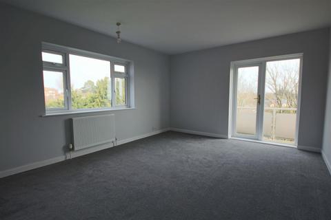 2 bedroom flat to rent, Dyke Road Avenue, Hove