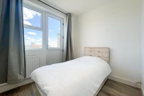 3 bedroom apartment to rent, Ballards Lane, Finchley, N3
