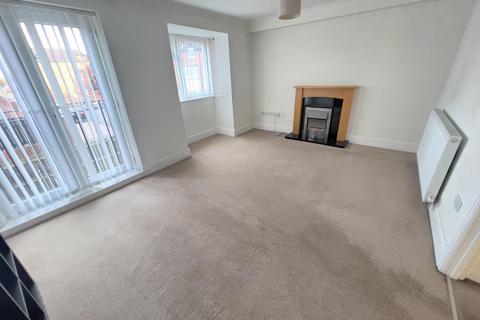 4 bedroom terraced house to rent, Bishops Close, Belmont