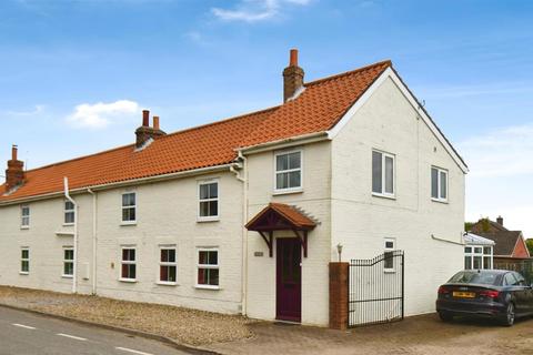 5 bedroom detached house for sale, Rectory Road, Roos