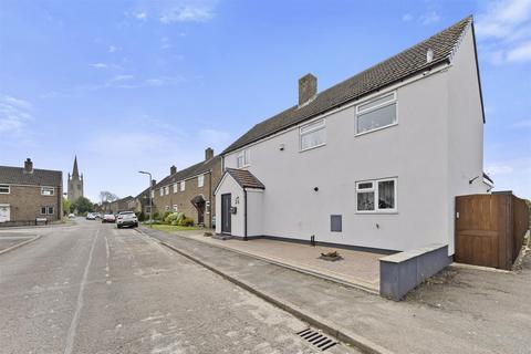 4 bedroom detached house for sale, St. James Close, Milton Keynes MK19