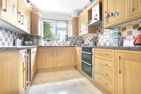 4 bedroom semi-detached house for sale, Winton Road, Ware
