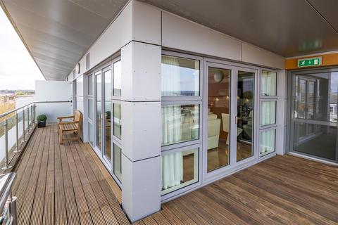 2 bedroom penthouse for sale, Orchard Plaza, High Street, Poole