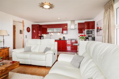 2 bedroom penthouse for sale, Orchard Plaza, High Street, Poole