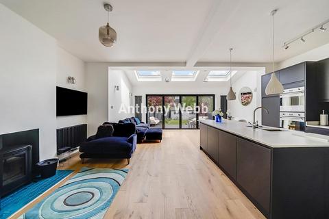 5 bedroom semi-detached house for sale, Broomfield Lane, Palmers Green, N13