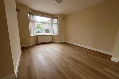 3 bedroom end of terrace house to rent, Wycliffe Road West, Wyken, Coventry, CV2 3DX