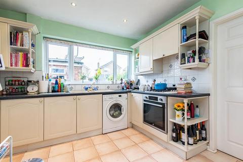 9 Barker Hill, Lowdham, Nottingham, NG14 7BH