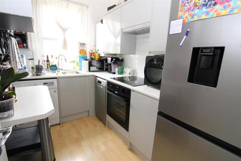 1 bedroom flat for sale, Arundel Road, Littlehampton
