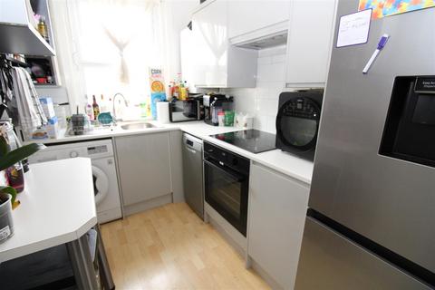 1 bedroom flat for sale, Arundel Road, Littlehampton