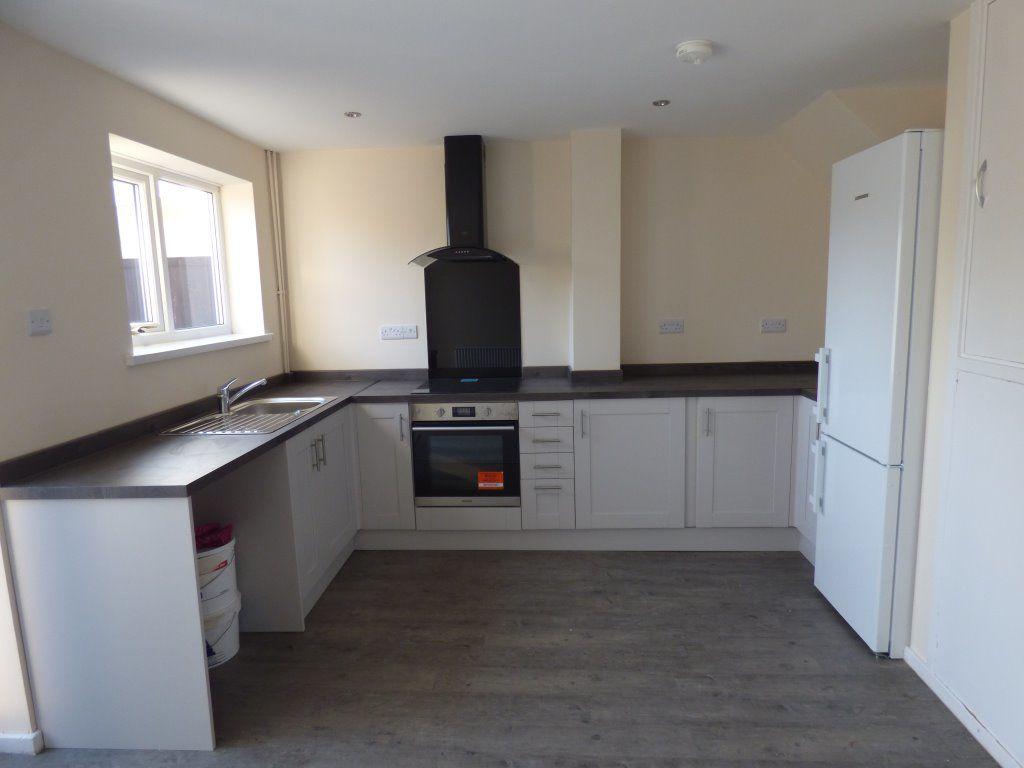 Broadoak Drive. Stapleford. NG9 7AX 3 bed terraced house to rent £895