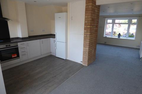 3 bedroom terraced house to rent, Broadoak Drive. Stapleford. NG9 7AX