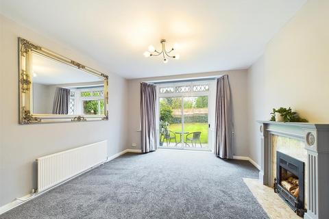 3 bedroom detached house to rent, Moss Close, Pinner HA5