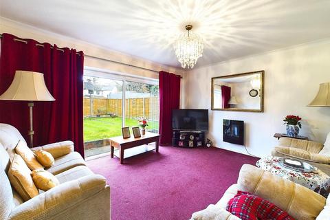 10 Yeomans Acre, Ruislip, HA4 8BW