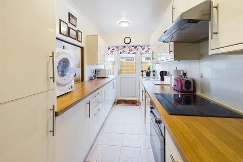 10 Yeomans Acre, Ruislip, HA4 8BW