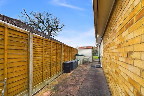 10 Yeomans Acre, Ruislip, HA4 8BW
