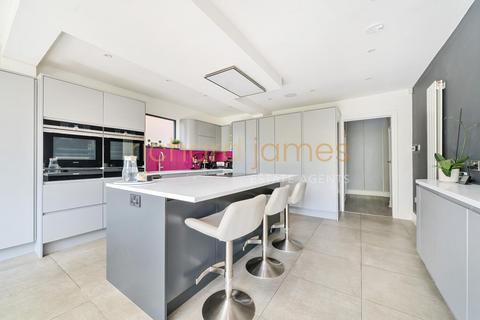 6 Newcombe Park, London, NW7 3QL