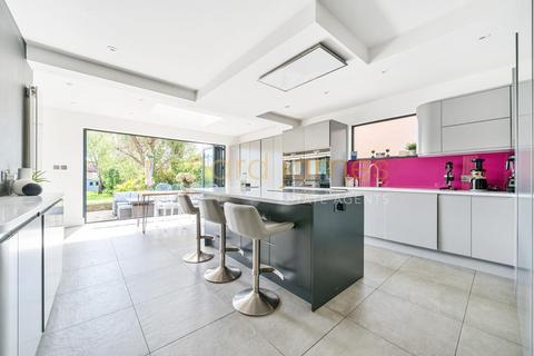 6 Newcombe Park, London, NW7 3QL