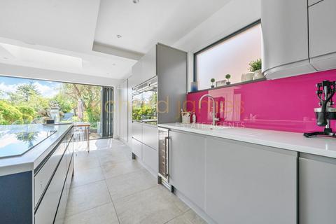 6 Newcombe Park, London, NW7 3QL
