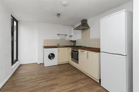 1 bedroom flat for sale, 15a Normanton Road, South Croydon